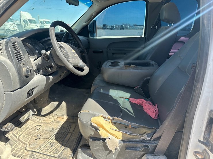 2013-chevrolet-silverado-2500hd-image-7