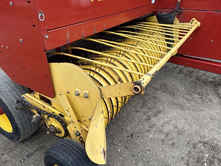 new-holland-575-image-9