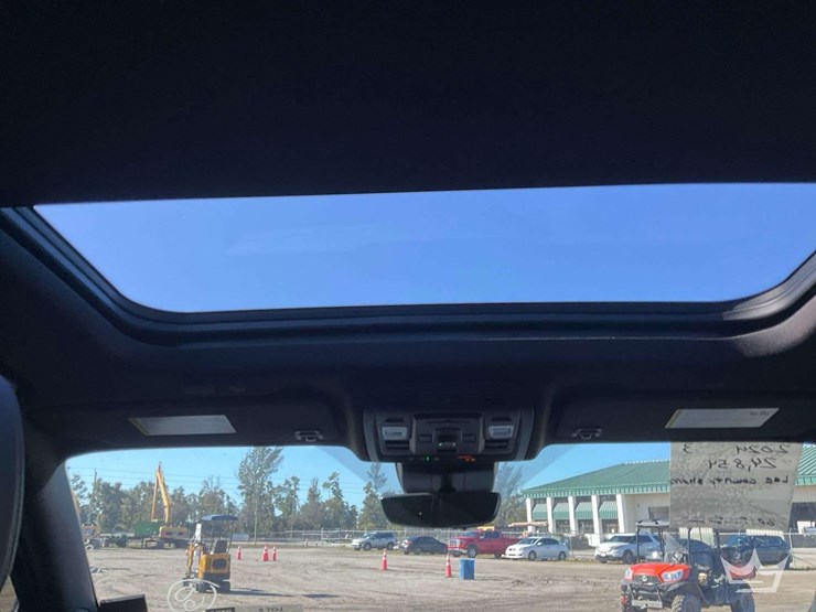 2024-gmc-yukon-denali-image-32