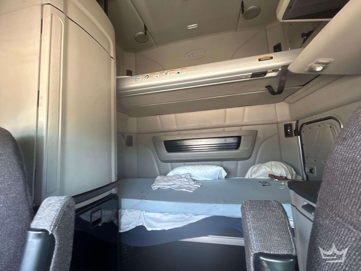 2020-peterbilt-579-image-37