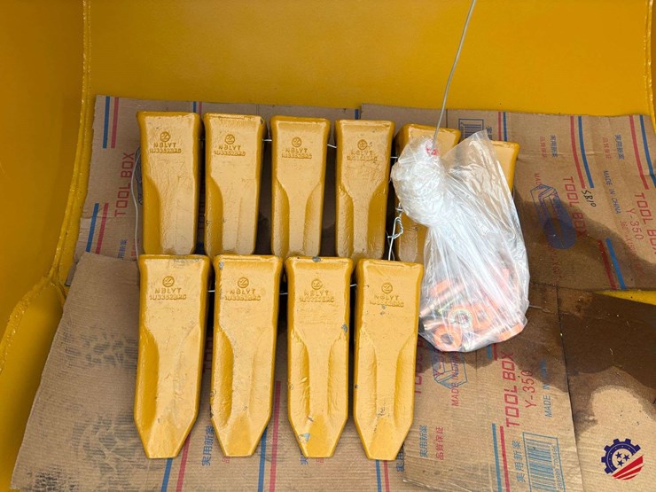 caterpillar-320-image-13