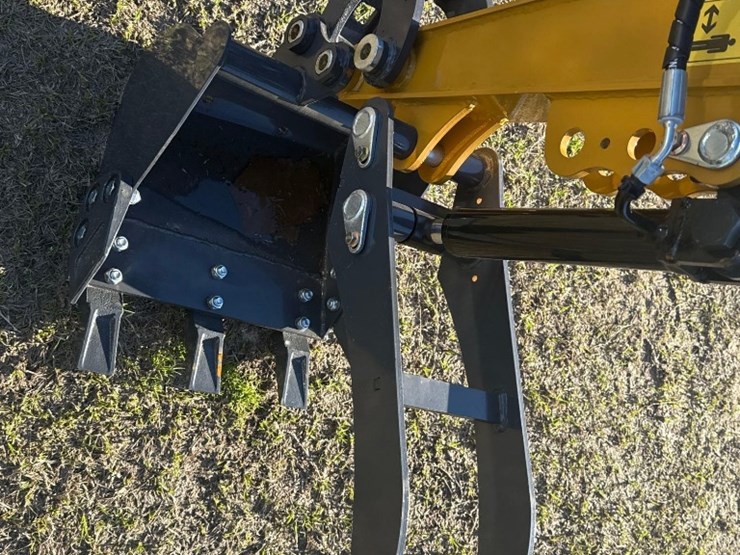 new/unused-findustry-qk18r-mini-excavator-image-6