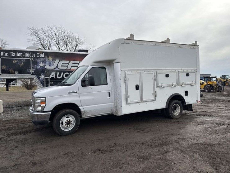 2018-ford-e450-image-1