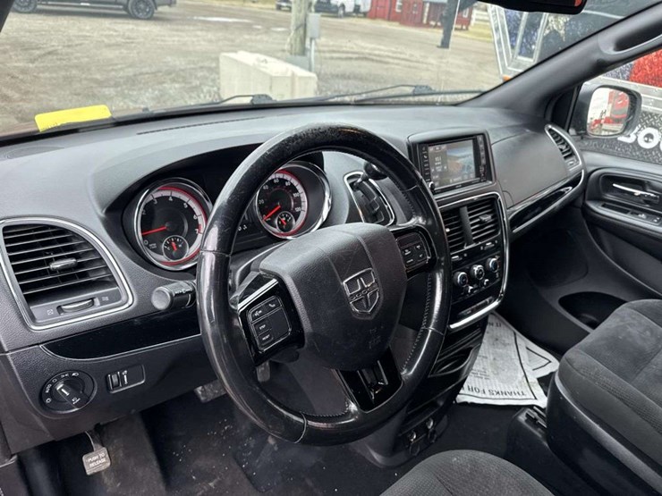 2019-dodge-grand-caravan-image-17
