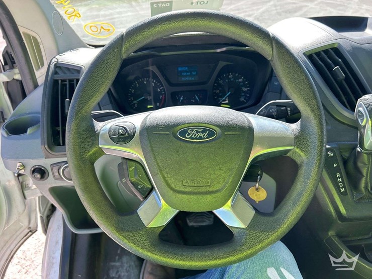 2015-ford-transit-image-13