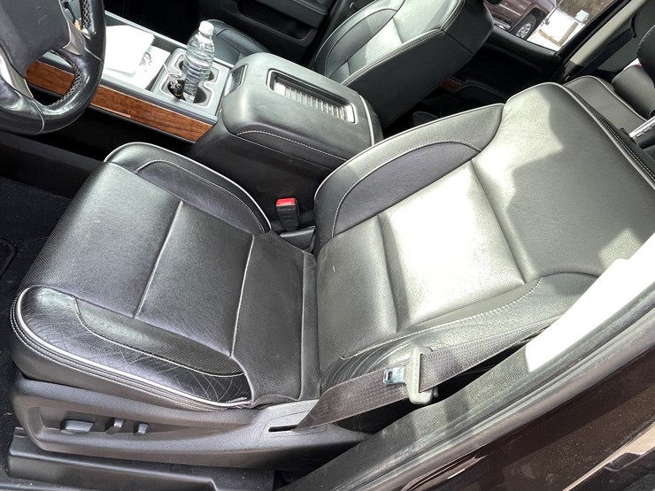 #7551-•-2019-chevy-silverado-high-country-pickup-(has-wi-title)-(blair,-wi)-image-54