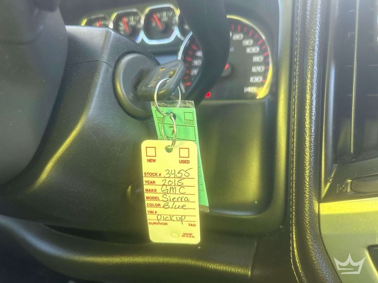 2015-gmc-1500-sierra-crew-cab-pickup-truck-image-30