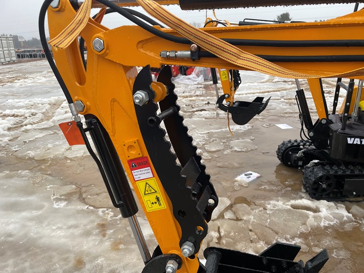 #5406-•-miva-va15-mini-excavator-image-13