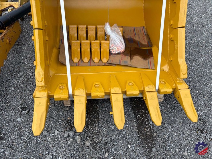 caterpillar-320-image-22