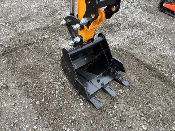 2026-vicsec-v13-hydraulic-excavator-image-9