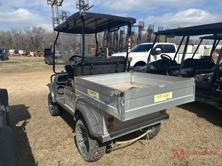 2022-evolution-turfman-800electric-golf-cart-image-3