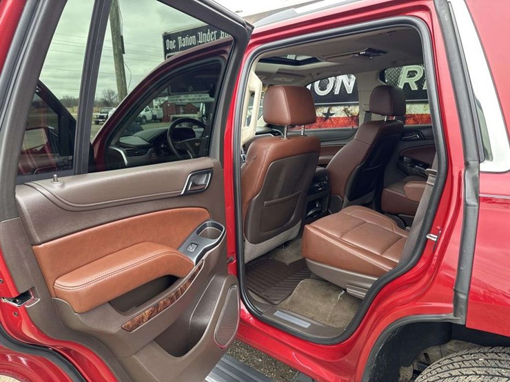 2015-chevrolet-tahoe-ltz-image-14