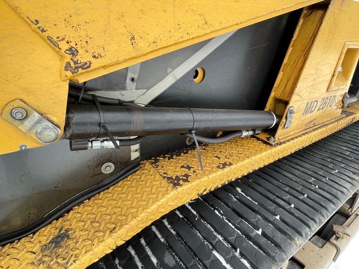 #7564-•-asv-track-loader-with-posi-track-image-13