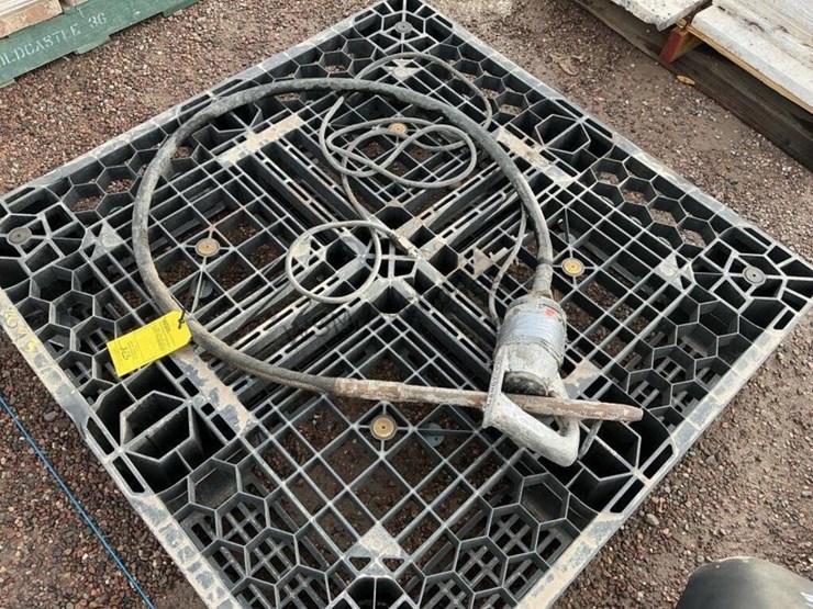 electric-concrete-vibrator-image-2