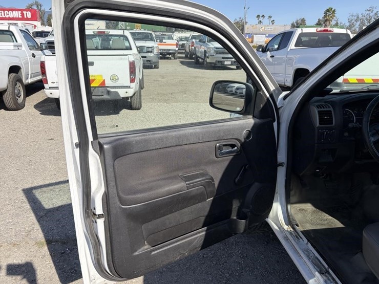 2011-chevrolet-colorado-image-10