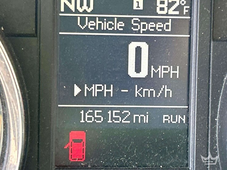 2016-chrysler-town-&-country-image-6