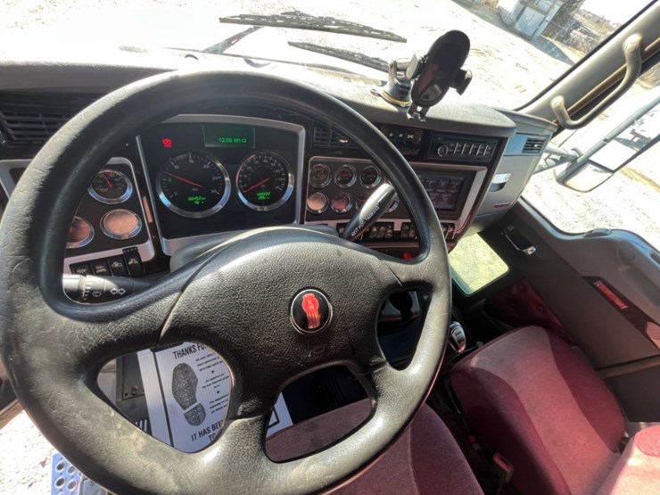 2014-kenworth-t800-image-17