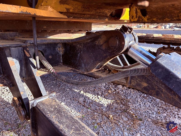 2016-cat-305e2-mini-excavator-image-46