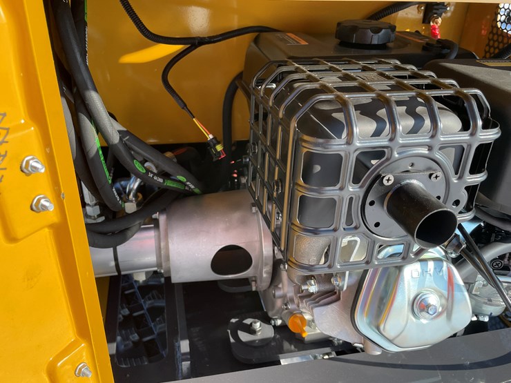 #5372-•-mx12rx-mini-excavator-image-13