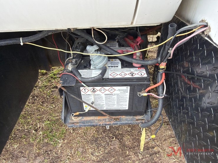 2001-ford-f650-image-6