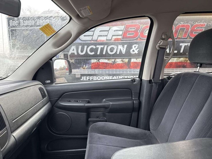 2000-dodge-1500-image-15