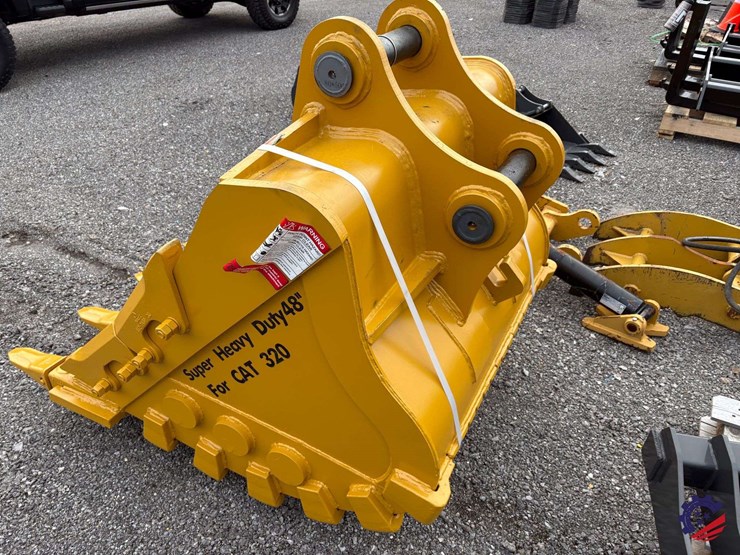 caterpillar-320-image-3