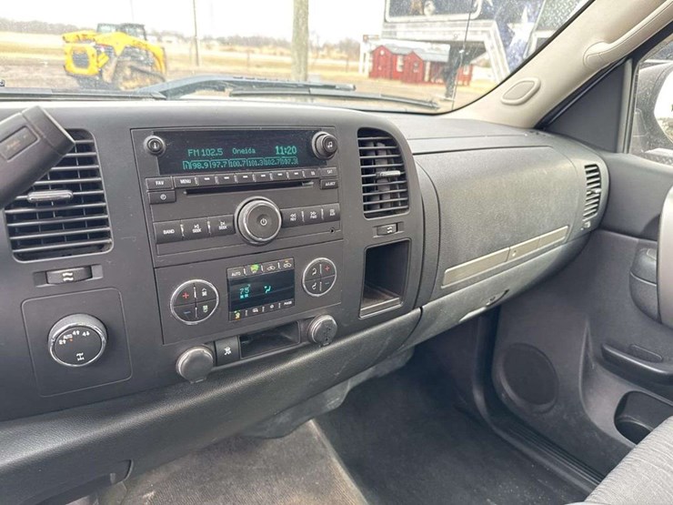 2011-gmc-sierra-1500-image-22