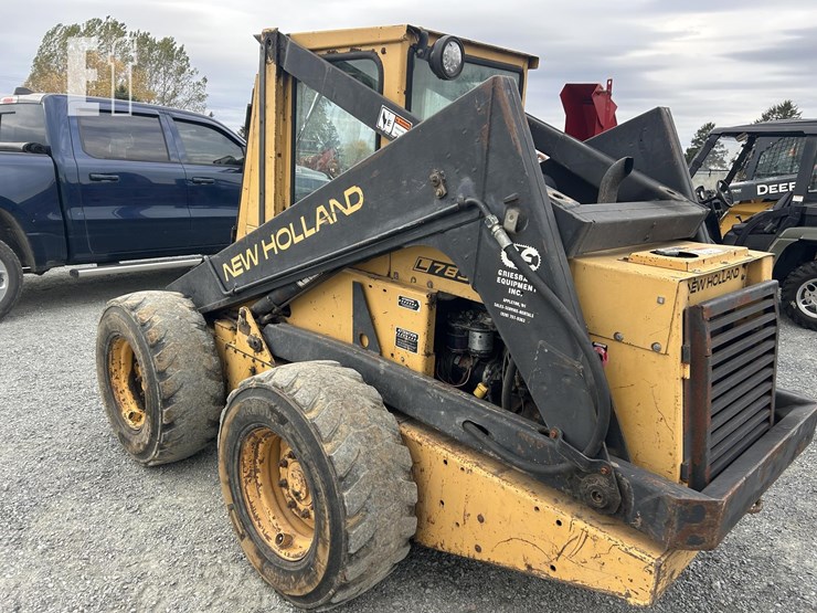 new-holland-l783-image-2