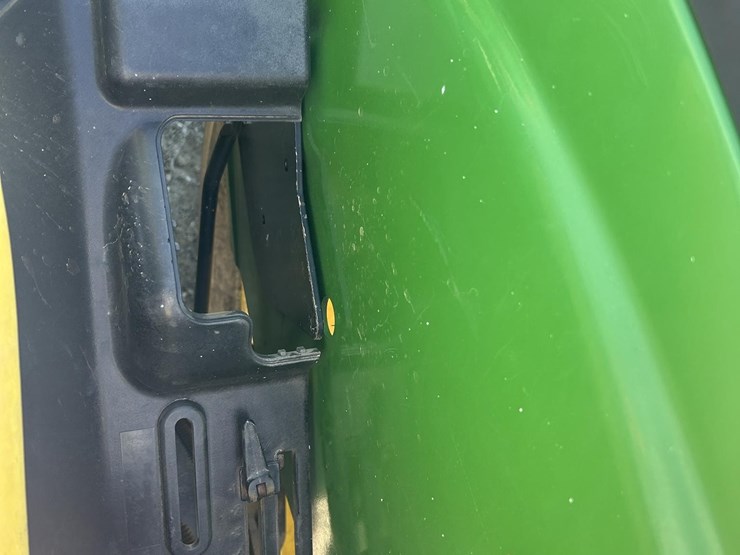 2015-john-deere-4044m-image-9