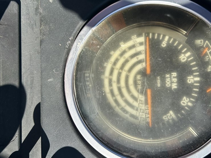 john-deere-2355-image-8