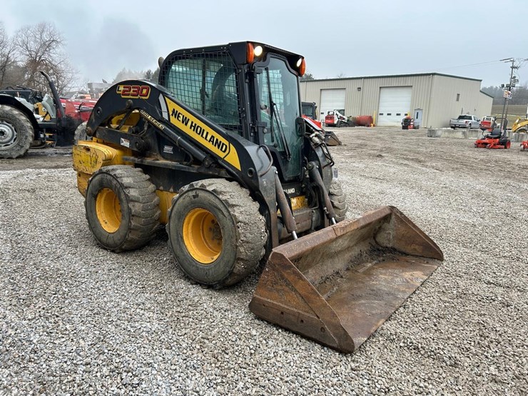 new-holland-l230-image-6