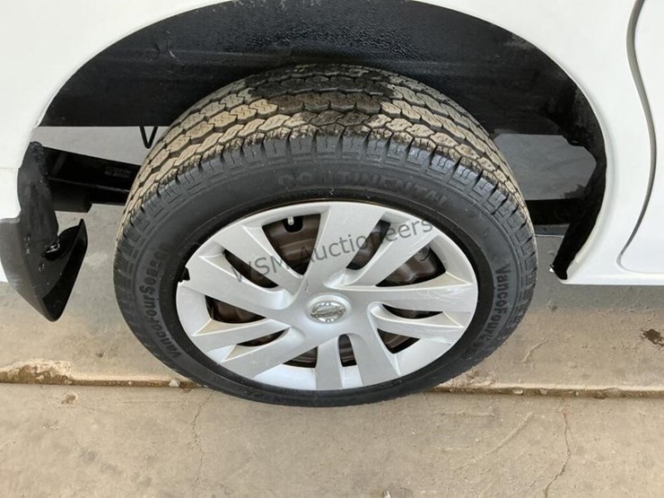 2017-nissan-nv200-image-8