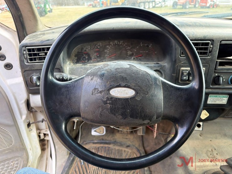 2001-ford-f650-image-32