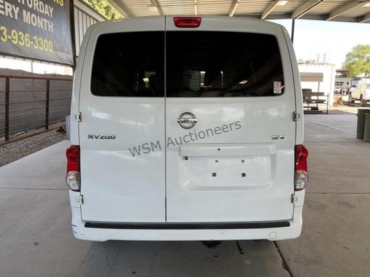 2017-nissan-nv200-image-6