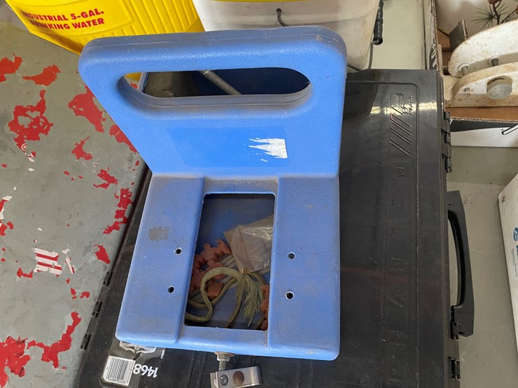 #7640-•-phantom-plano-tackle-box-image-3