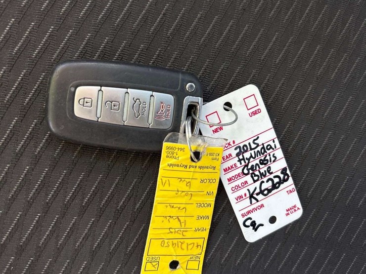 2015-hyundai-genesis-3.8-coupe-image-30