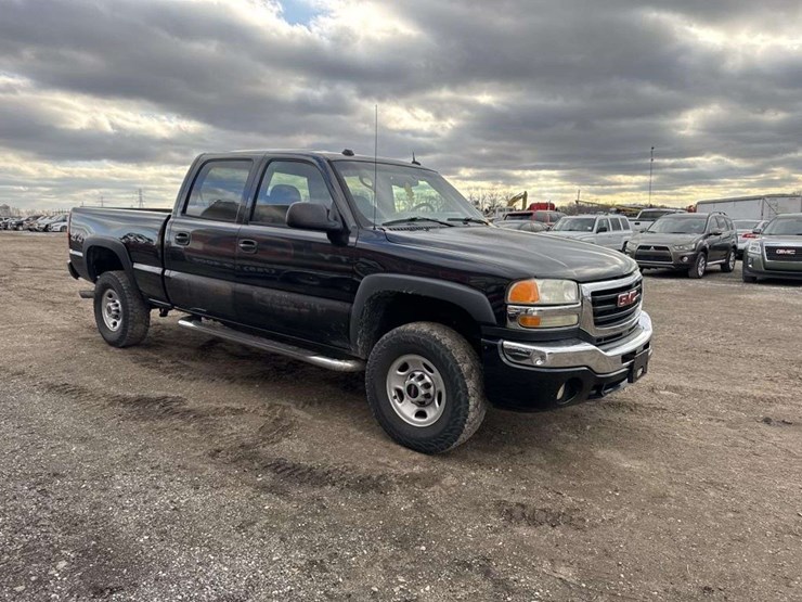 2005-gmc-sierra-2500-image-5