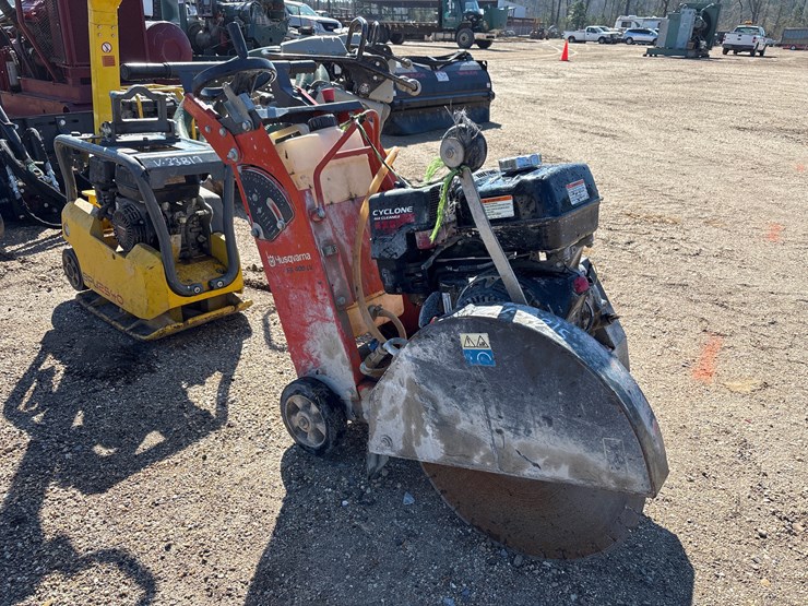 #33815-•-husqvarna-fb400lv-concrete-saw-image-1