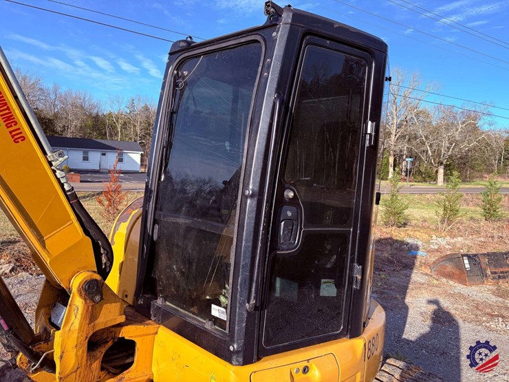 2016-cat-305e2-mini-excavator-image-56