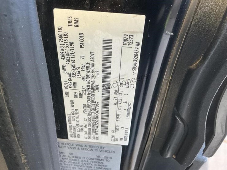 2019-ford-transit-image-17