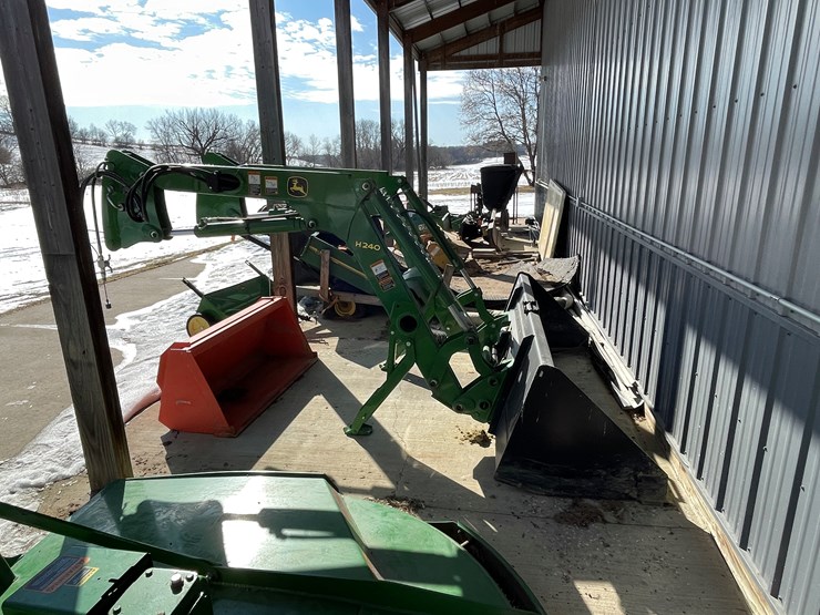 2015-john-deere-5075e-image-15
