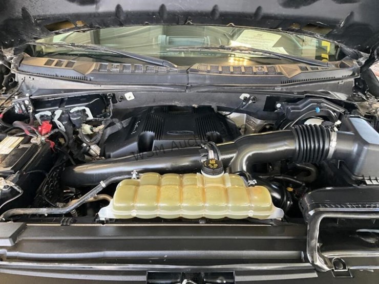 2020-ford-f150-image-11