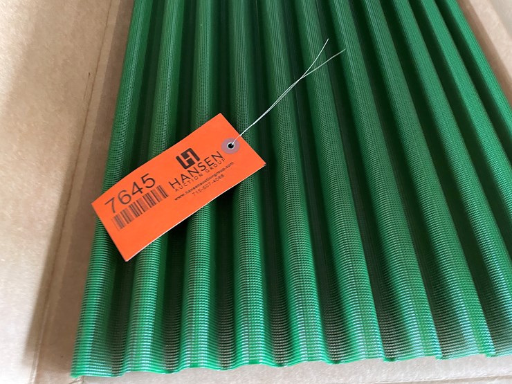 #7645-•-john-deere-grille-screen-image-3