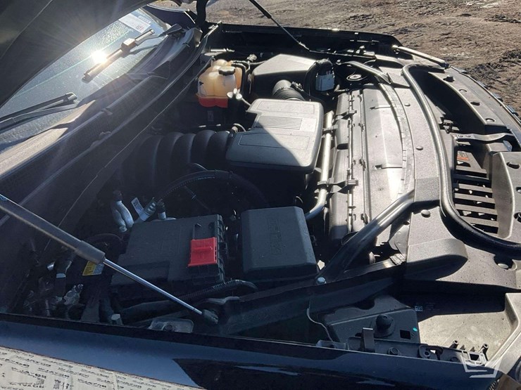 2024-gmc-yukon-denali-image-8