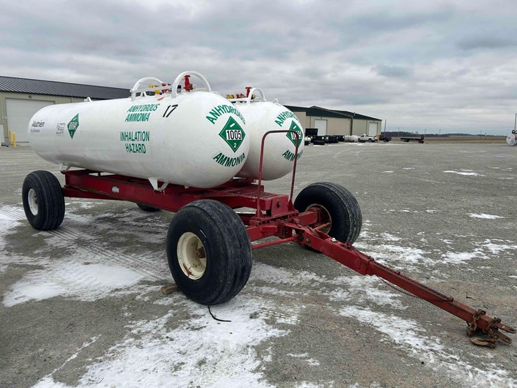 ag-systems-twin-1000-gal.-nh3-tanks-on-gear-#17-image-1