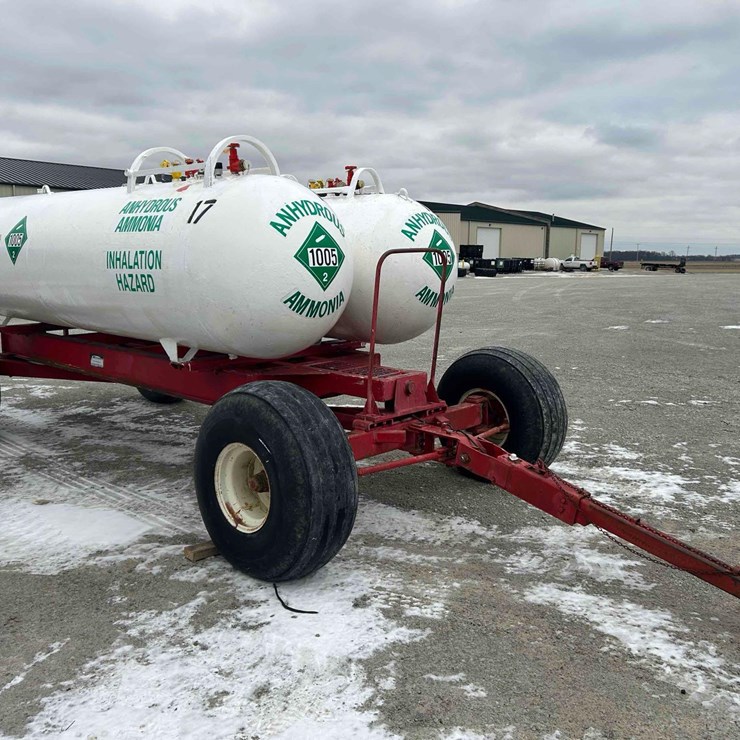 AG Systems Twin 1000 Gal. NH3 Tanks on Gear #17