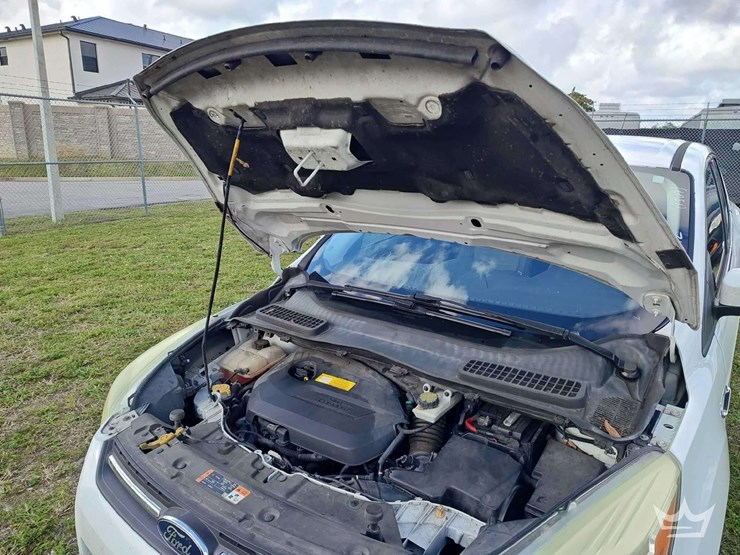 2015-ford-escape-image-45