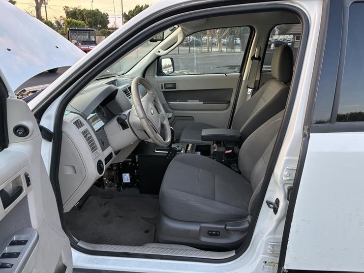 2009-ford-escape-image-12