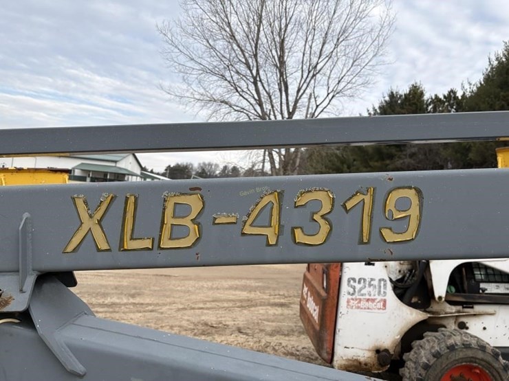 work-force-xlb-4319-pull-style-man-lift-image-5