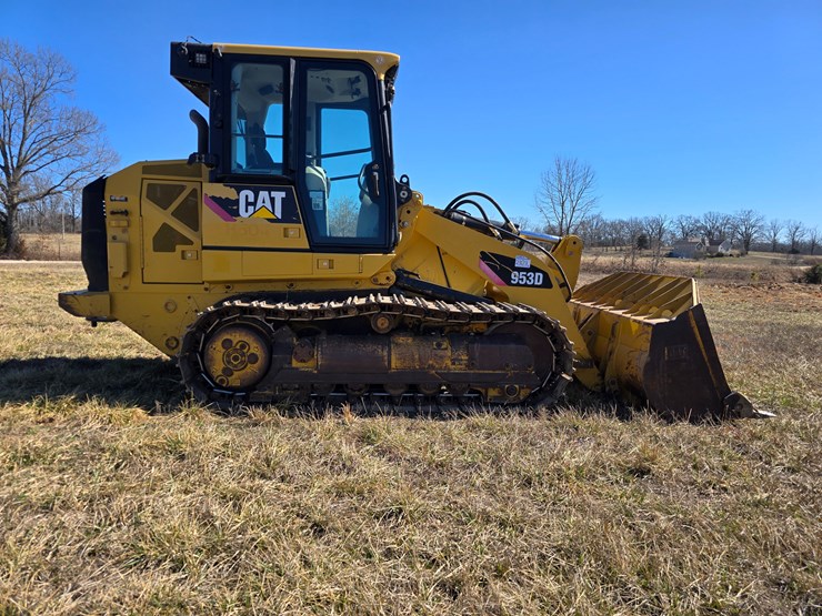 2015-caterpillar-953d-image-26